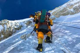 Непал повысил плату за восхождение на Эверест